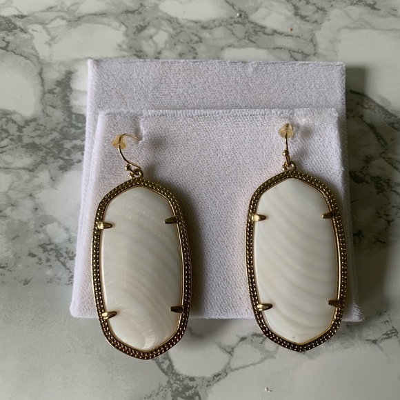 Kendra Scott Elle Gold Drop Earrings - Picture 2 of 3